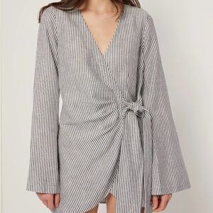 Onia Deep Navy and White Air Linen Wrap Dress (Medium)